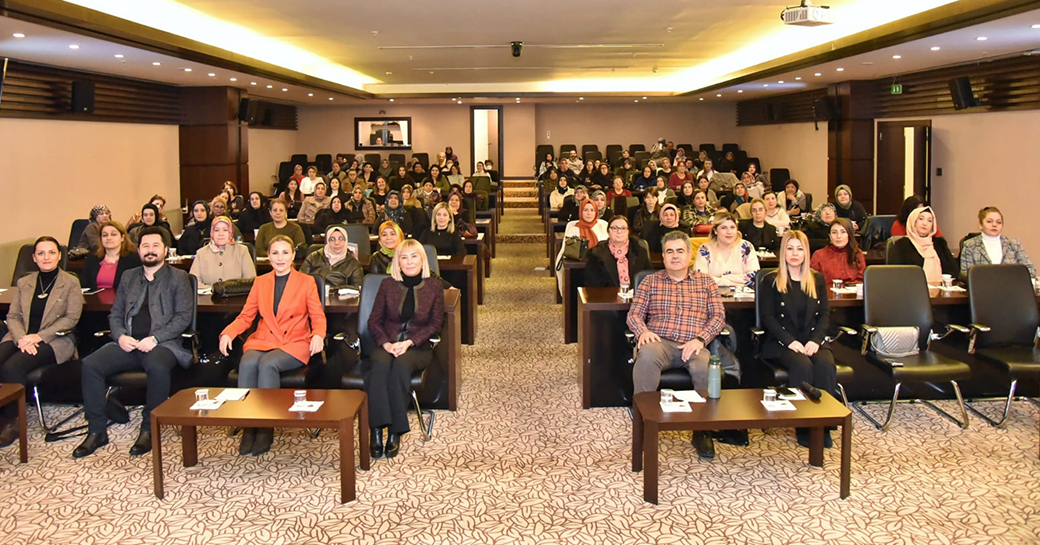 TOBB GAZİANTEP KGK, ÜRETEN KADINLARI GÜÇLÜ YARINLARA HAZIRLIYOR