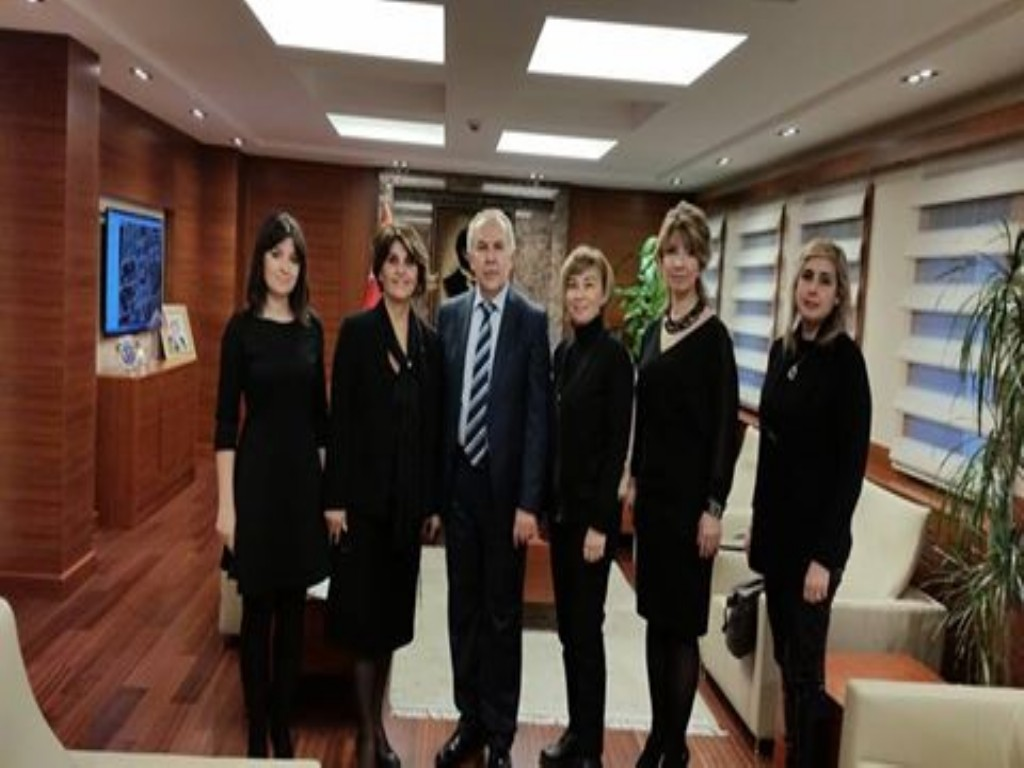 Gaziantep Valisi Sayın Erdal ATA'yı ziyaretimizde kadın istihdamı, ekonomide ve eğitimde kadının önemi konularında görüşme yapıldı